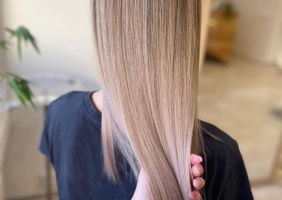 Balayage na světlých vlasech z MM hair care studia